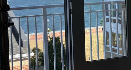 CONDO LIKE NO OTHER |SAUNA|OCEAN VIEW | POOL TABLE