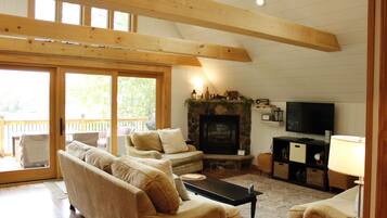 Smart TV, fireplace, books