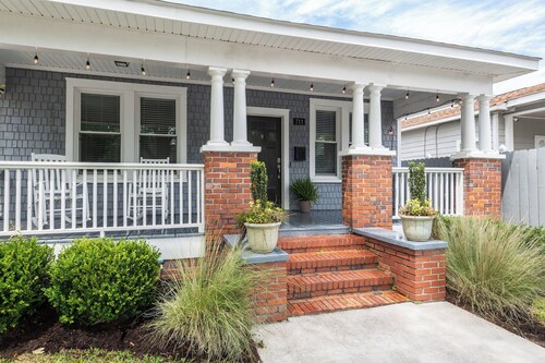 Downtown 3BR Gem - Hot Tub - Covered Parking - Fenced Yard