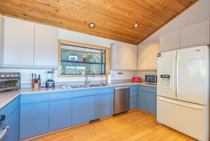 Refrigerador, horno, parrilla de estufa y lavavajillas 