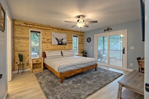 3 bedrooms, desk, iron/ironing board, travel cot