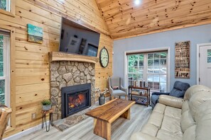 Smart TV, chimenea, videojuegos y tenis de mesa 