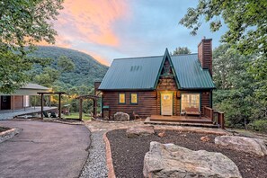 Exterior - Serene Mountain Views w/ Sauna, Hot Tub, Fire Pit (Cleveland)