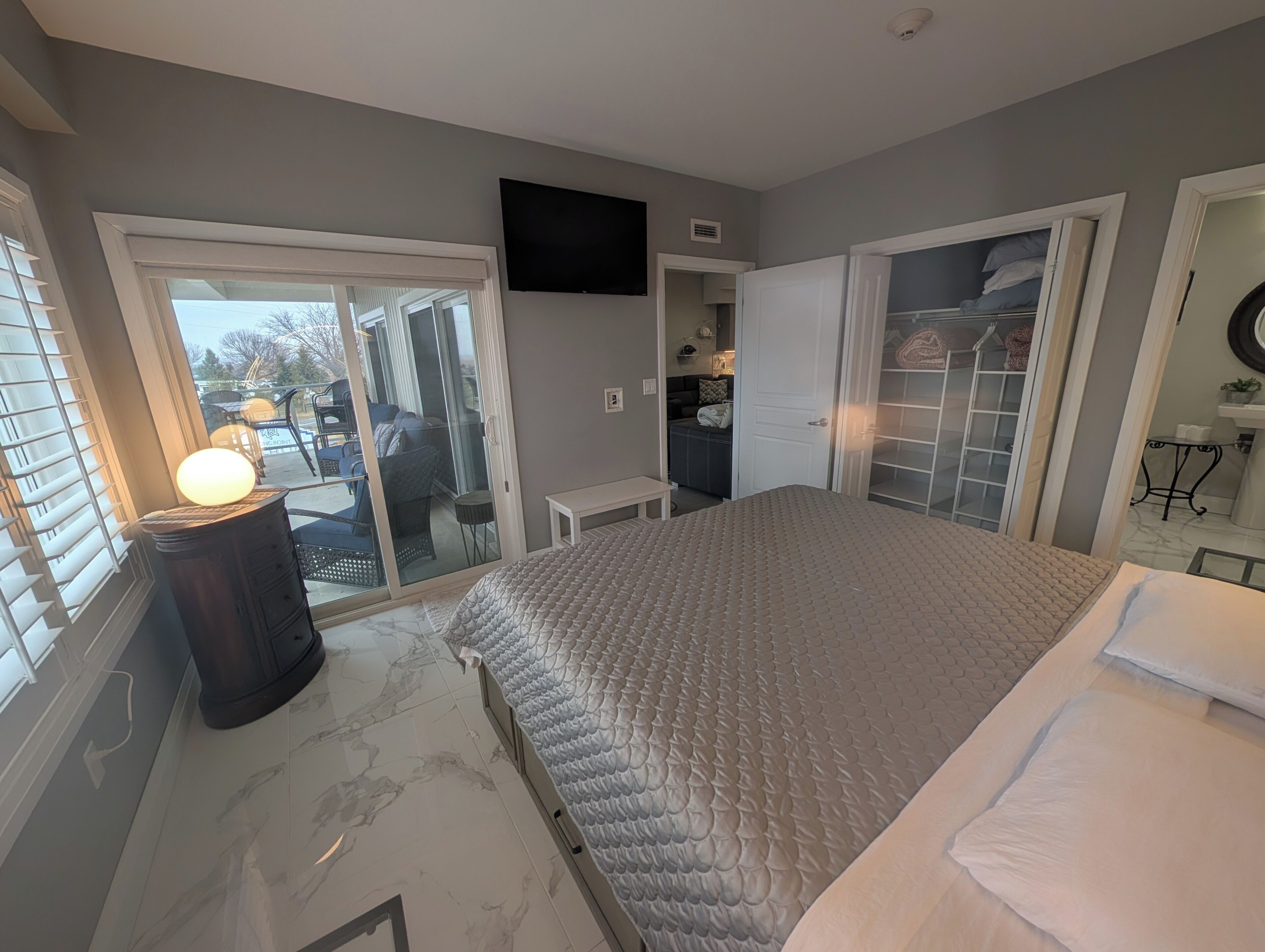 3 chambres, fer et planche à repasser, accès au Wi-Fi (inclus)