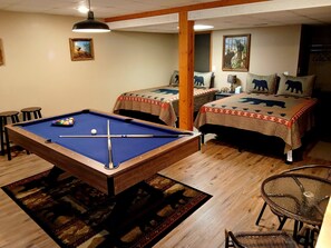 4 bedrooms, free WiFi, bed sheets - Cozy,rustic,private+hot tub! Black Bear Cabin (Sevierville)