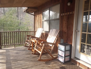 Terrace/patio - Cozy,rustic,private+hot tub! Black Bear Cabin (Sevierville)