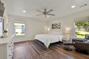 4 dormitorios, tabla de planchar con plancha, wifi gratis y ropa de cama