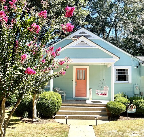 Southern Charm 1 - 5 minutes to downtown Laurel.