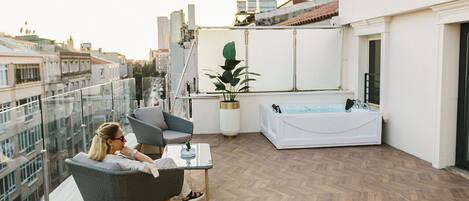 Luxury Suite | Terrace/patio