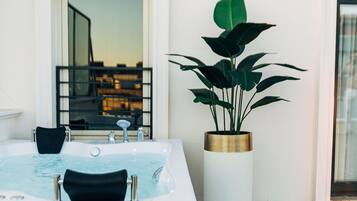 Luxury Suite | Terrace/patio