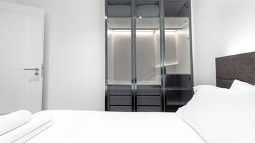 2 bedrooms, premium bedding, memory foam beds, in-room safe