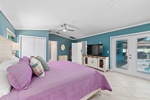 3 bedrooms, desk, iron/ironing board, free WiFi