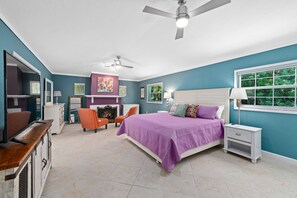 3 bedrooms, desk, iron/ironing board, free WiFi