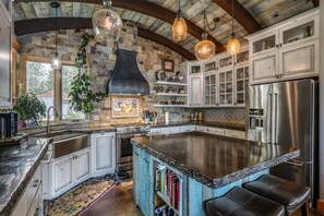 Frigorifero, lavastoviglie, macchina per tè/caffè, frullatore