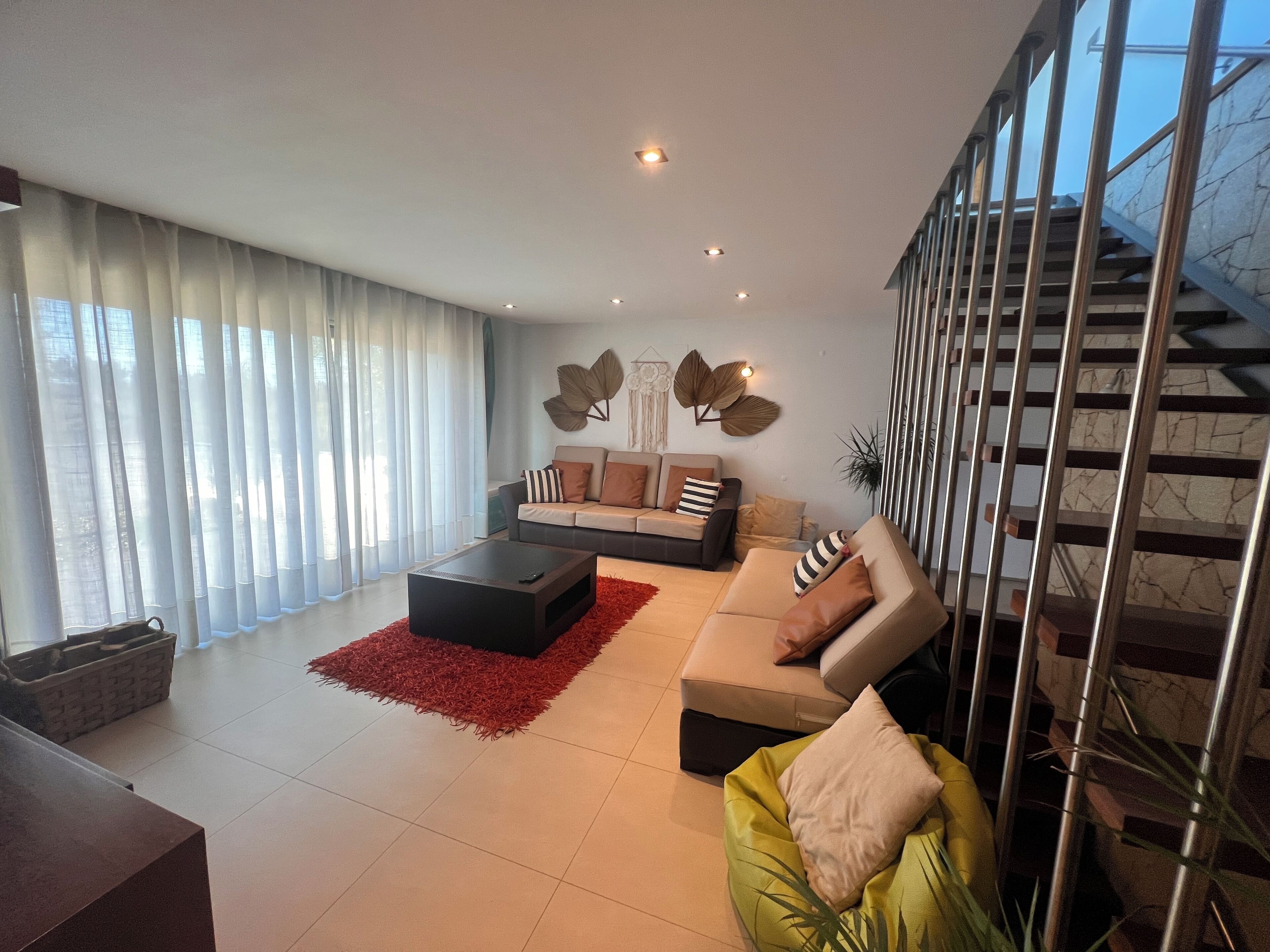 Smart TV, fireplace, stereo