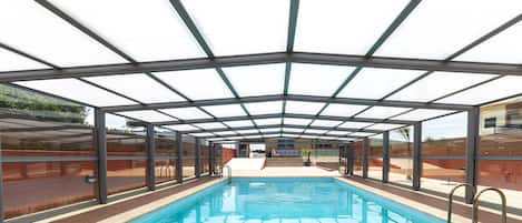 Innenpool, beheizter Pool