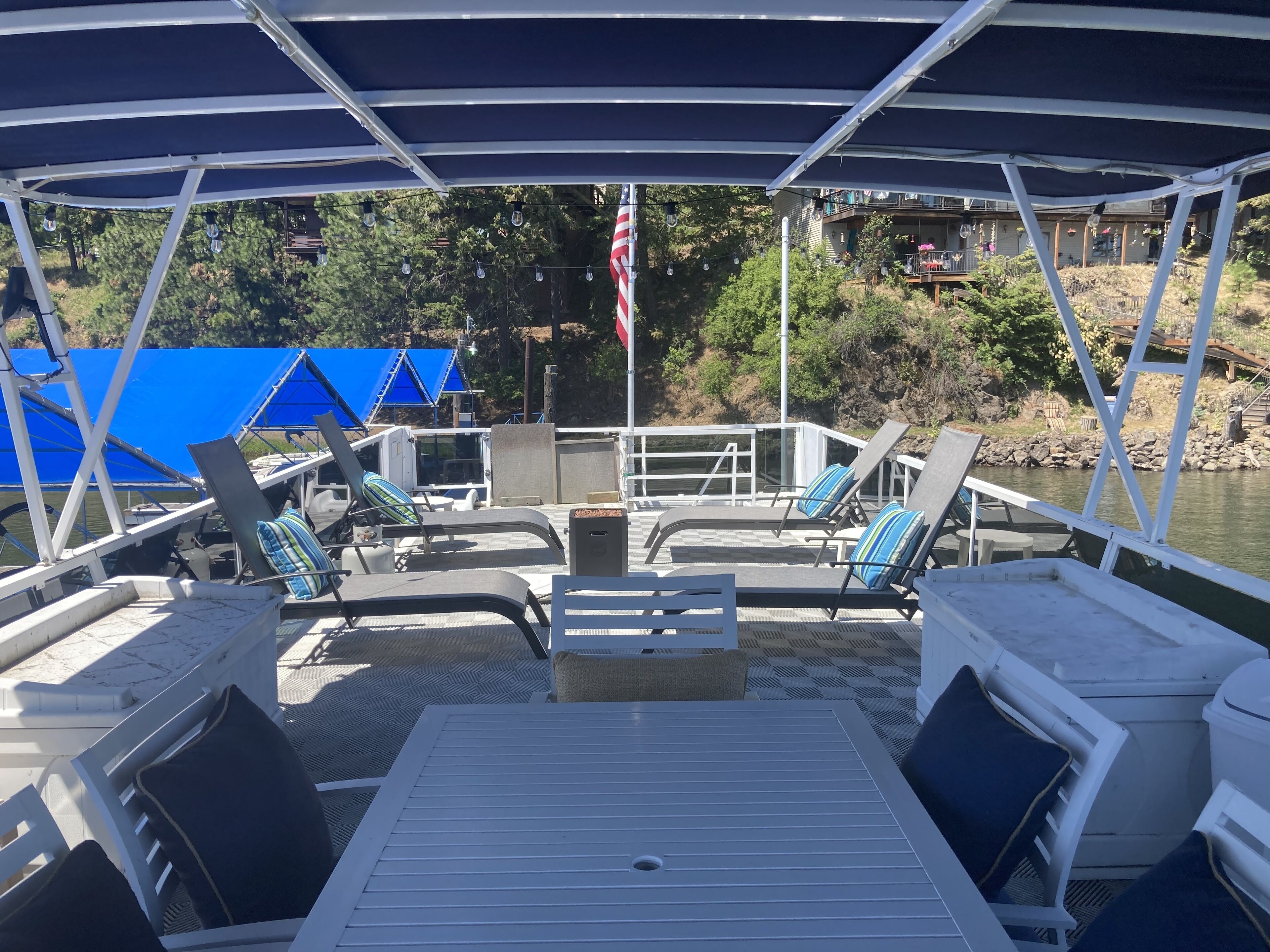 屋外ダイニングエリア