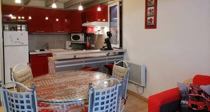 Air-conditioned villa 300m from Farinette beach