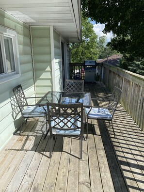 تناول الطعام بالخارج