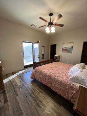 4 chambres, bureau, fer et planche à repasser, Wi-Fi gratuit