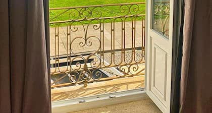 Naval Guest House & Bistrô