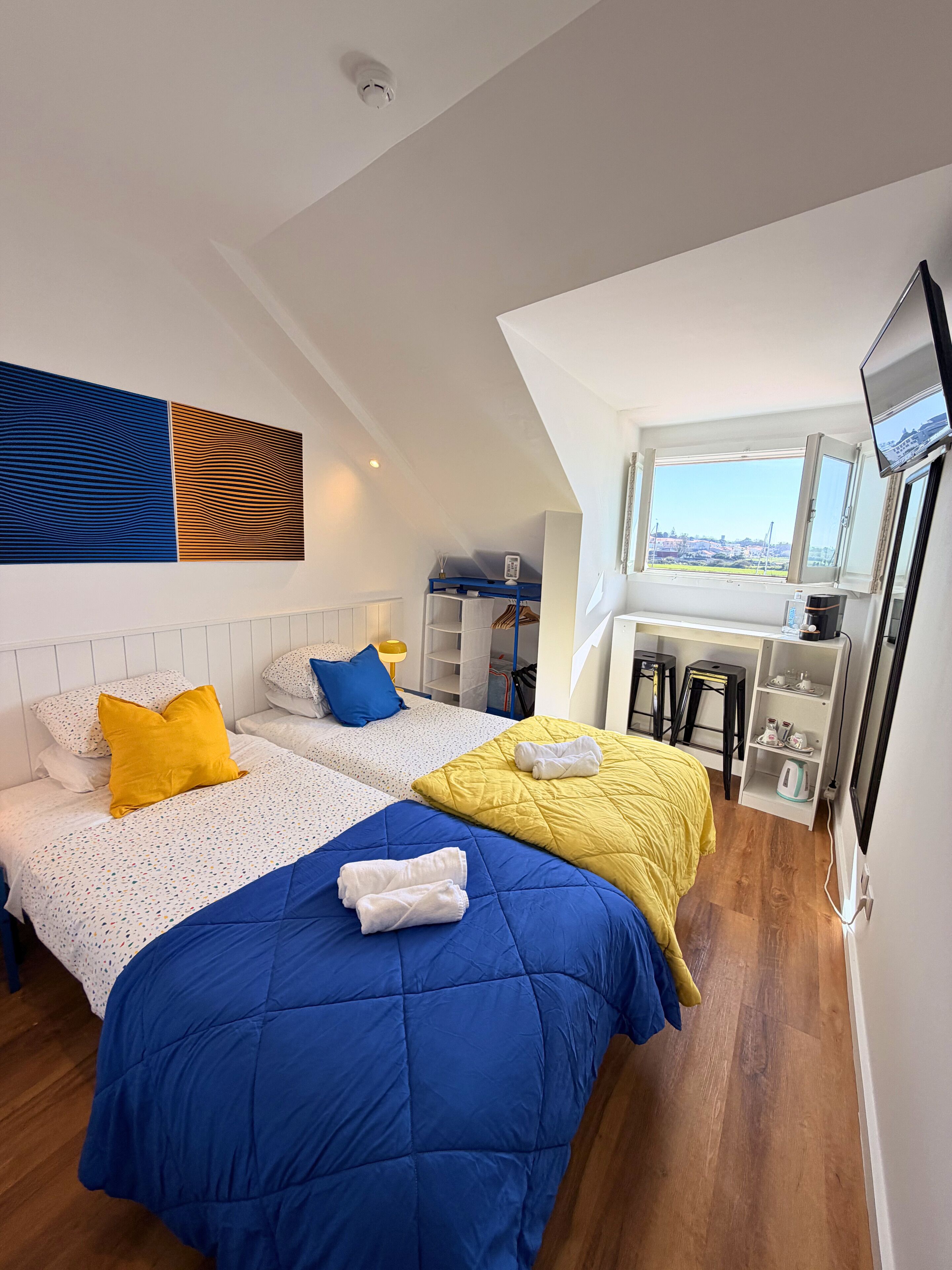 Standard Twin Room | Individually decorated, blackout curtains, iron/ironing board, free WiFi