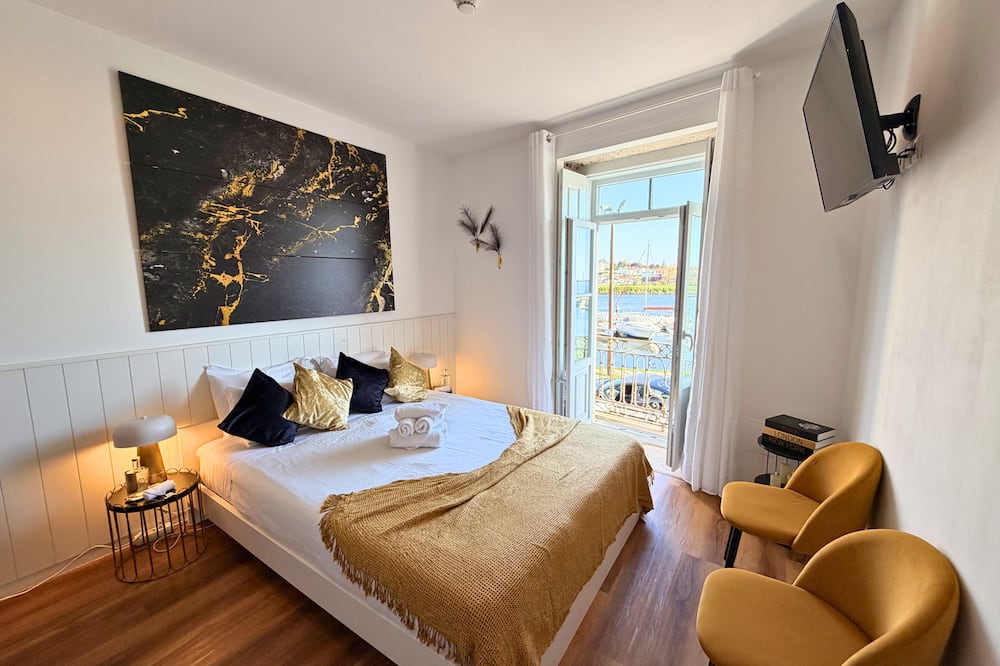 Naval Guest House & Bistrô