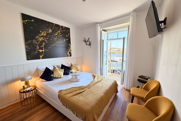 City Double Room | Dihias secara berasingan, langsir/tirai gelap terus