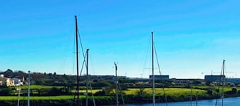 Naval Guest House & Bistrô