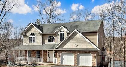 Pocono Lackawaxen Masthope Lakefront Game Room Community Pool Ski Big Bear Kayak