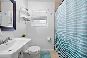 Bathroom - Breezy 2 bed minutes to Midtown! (Houston)