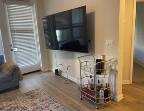 Fernseher, Stereoanlage