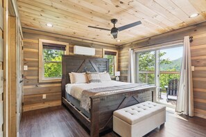 3 bedrooms, iron/ironing board, travel crib, free WiFi