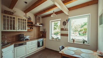 Kühlschrank, Ofen, Herdplatte, Geschirrspüler