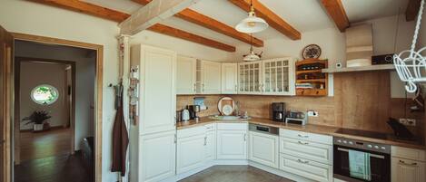 Réfrigérateur, four, plaque de cuisson, lave-vaisselle