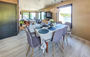 تناول الطعام