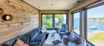 Nice home in Fitjar with house sea view