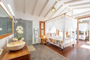 4 Schlafzimmer, Reisekinderbett, WLAN, Bettwäsche