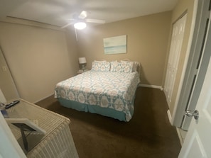 Room - Pelican Beach First Floor!  Easy Access First Floor Beach Condo!! (Destin)