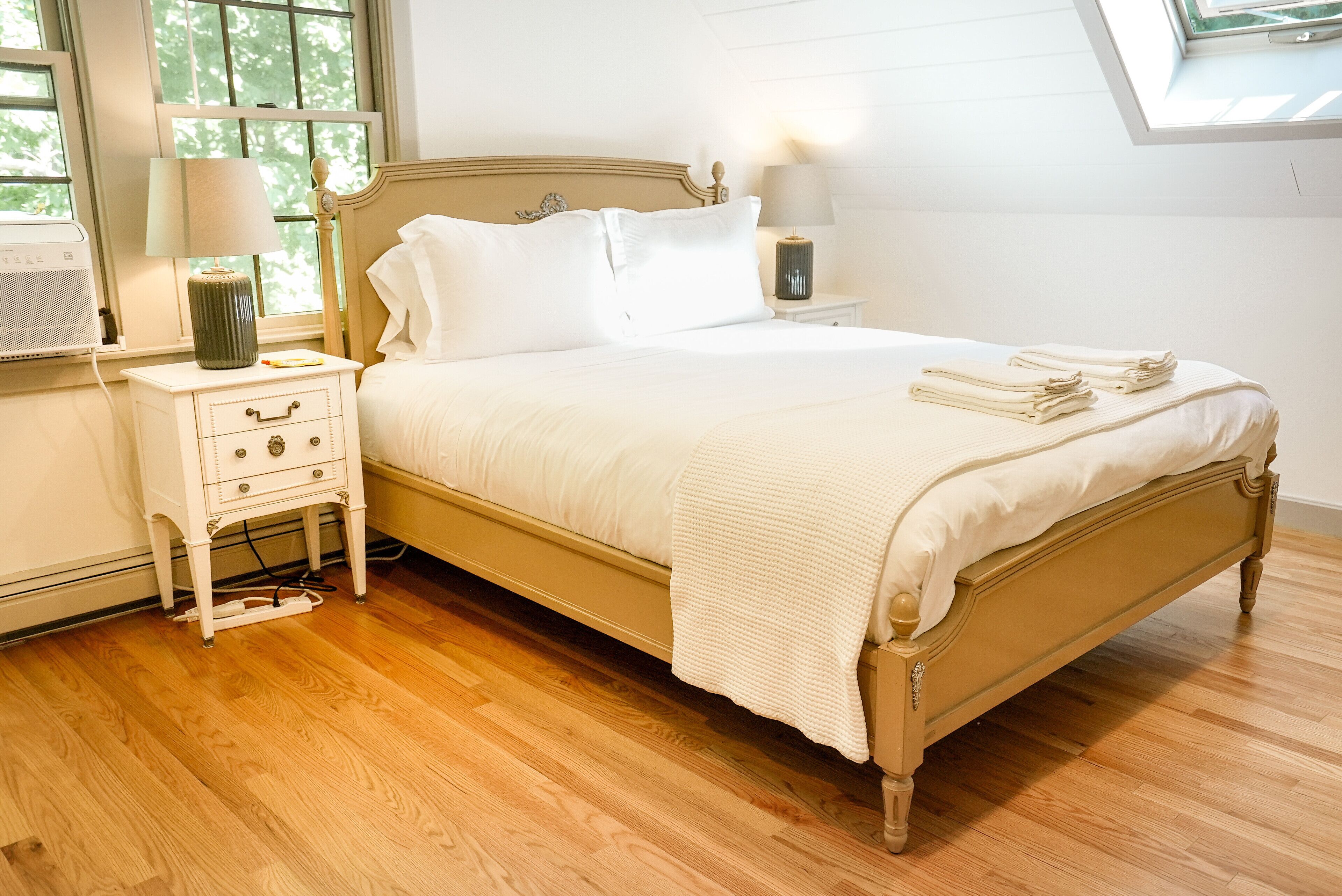 1 bedroom, desk, free WiFi, bed sheets