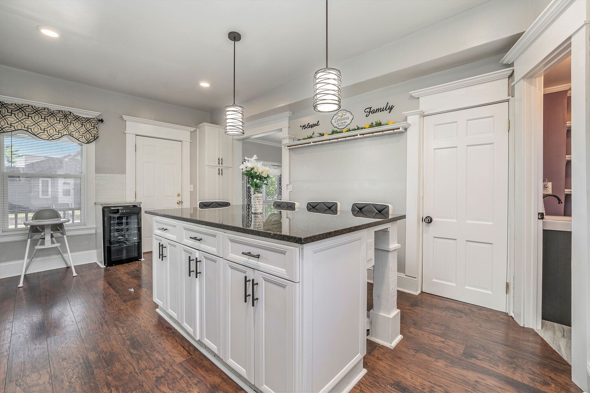 المنشأة من الداخل