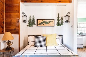 1 bedroom, iron/ironing board, free WiFi, bed sheets - Fishing Lodge Cabin 2 at Lakewood Cabins w/ EV Charging (Big Bear Lake)