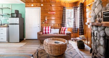 Fishing Lodge Cabin 2 at Lakewood Cabins w/ EV Charging