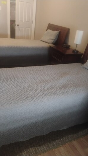 4 bedrooms, iron/ironing board, free WiFi, bed sheets