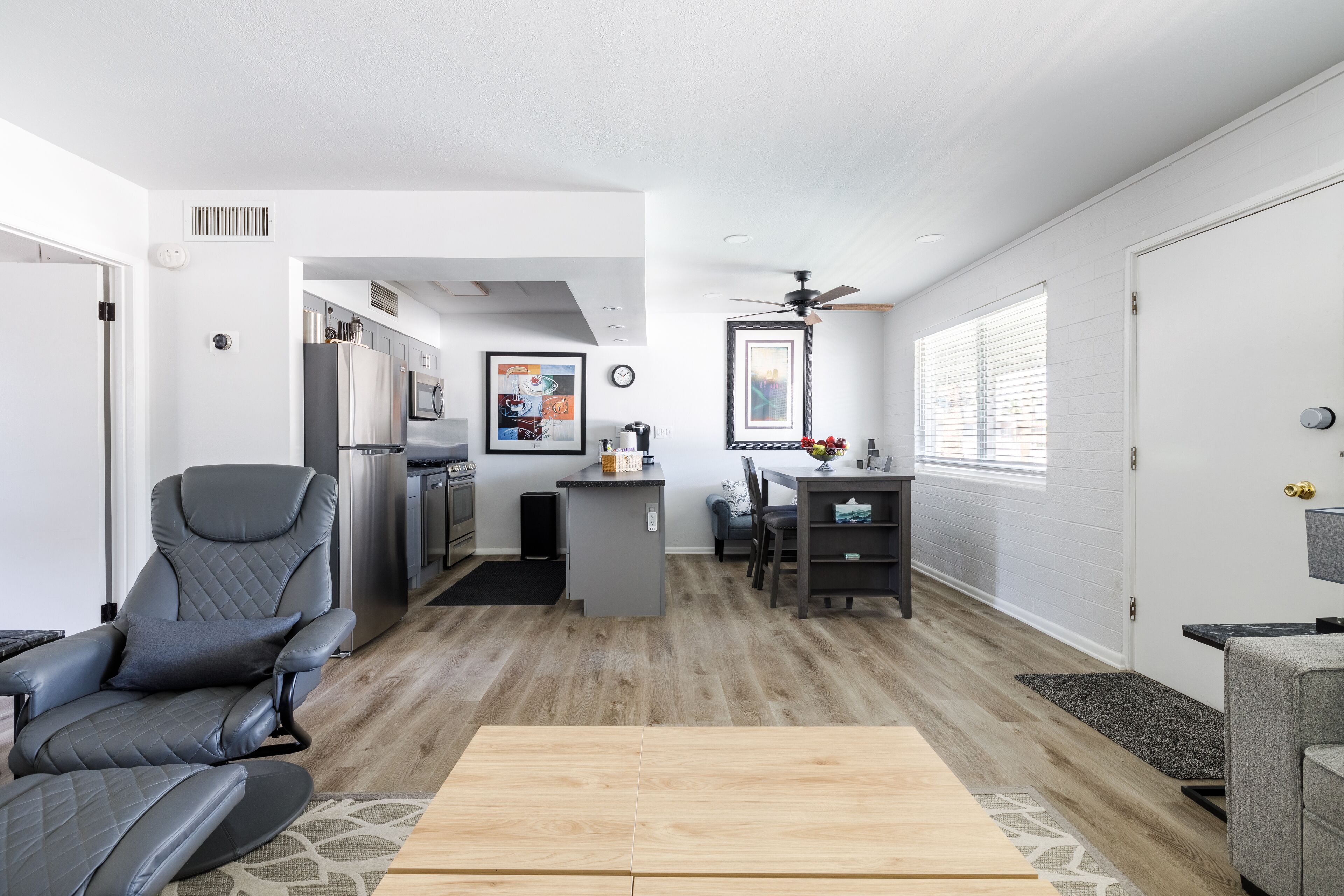 Smart TV, table tennis, books