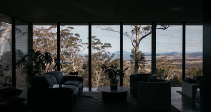 Rocky Hills Retreat - Tasmanian Off-Grid Luxury