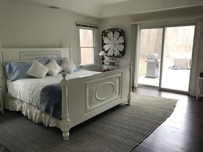 4 bedrooms, desk, iron/ironing board, WiFi