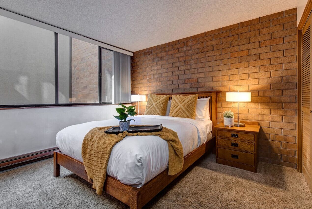 1 bedroom, desk, iron/ironing board, WiFi