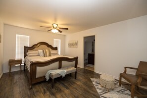 4 bedrooms, free WiFi, bed sheets