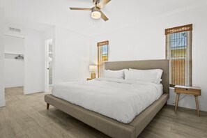 3 chambres, coffres-forts dans les chambres, bureau